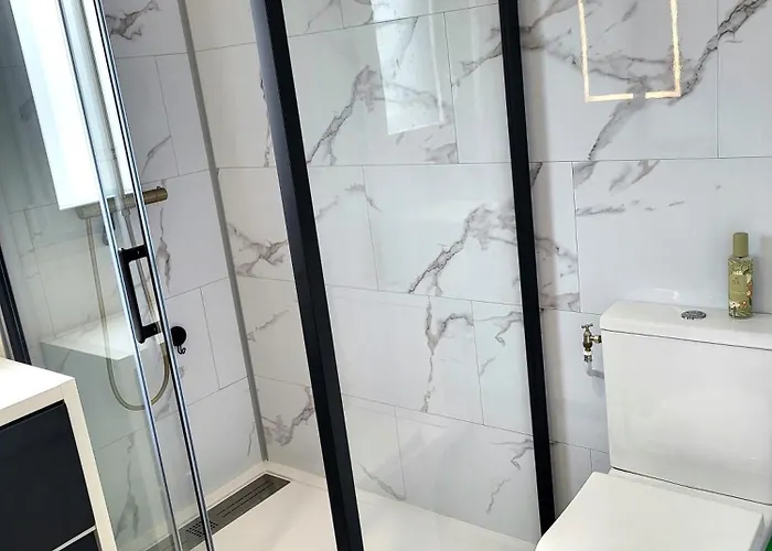 Malgira, Bord De Villa *