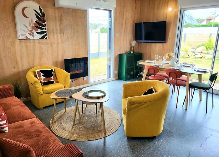 Malgira, Bord De Villa