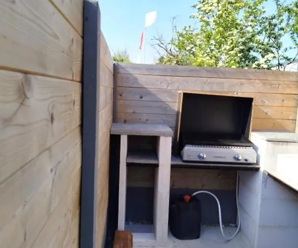 Malgira, Bord De Villa