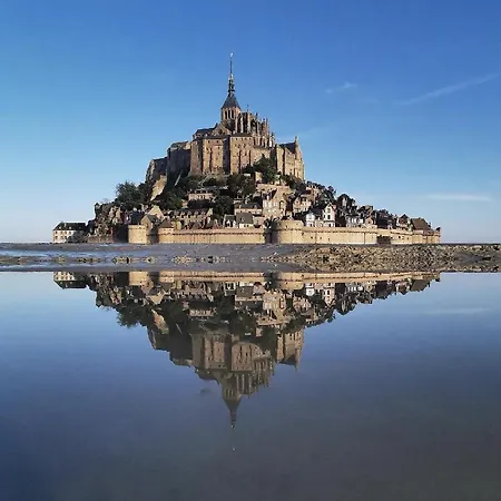 Malgira, Bord De Villa