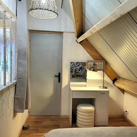 Villa Malgira, Bord De *