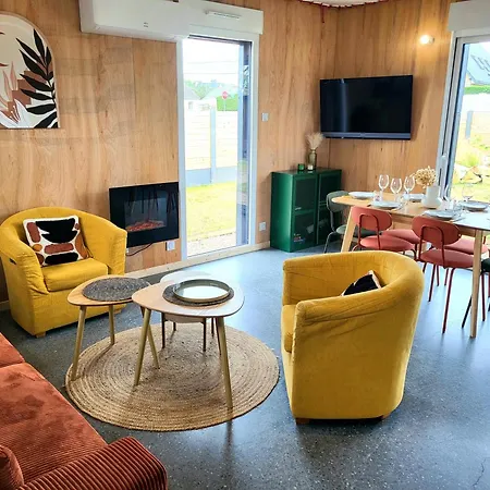 Malgira, Bord De Villa