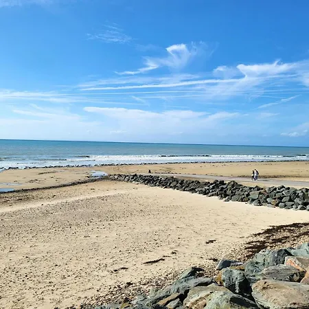 Villa Malgira, Bord De