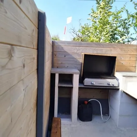 Malgira, Bord De Villa