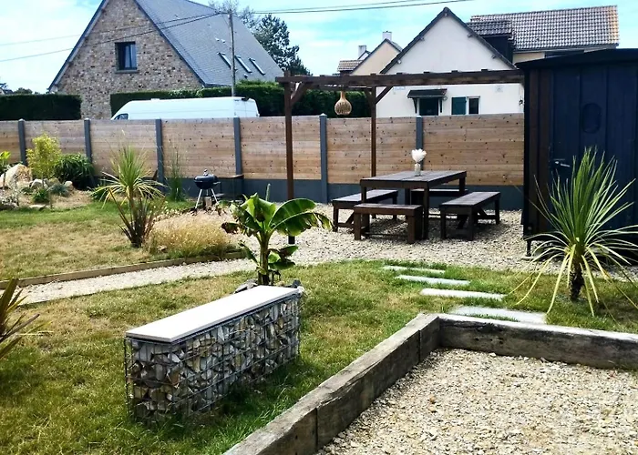 Malgira, Bord De Villa *