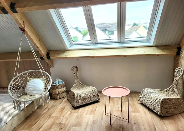 Malgira, Bord De Villa