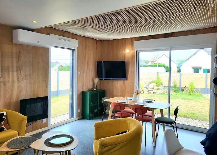 Malgira, Bord De Villa *